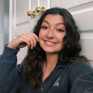 Meet your Posher, Angela